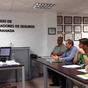 Pablo Wesolowski forma a los colegiados sobre la RC profesional y la nueva ley de distribución de seguros Pablo Wesolowski forma a los colegiados sobre la RC profesional y la nueva ley de distribución de seguros