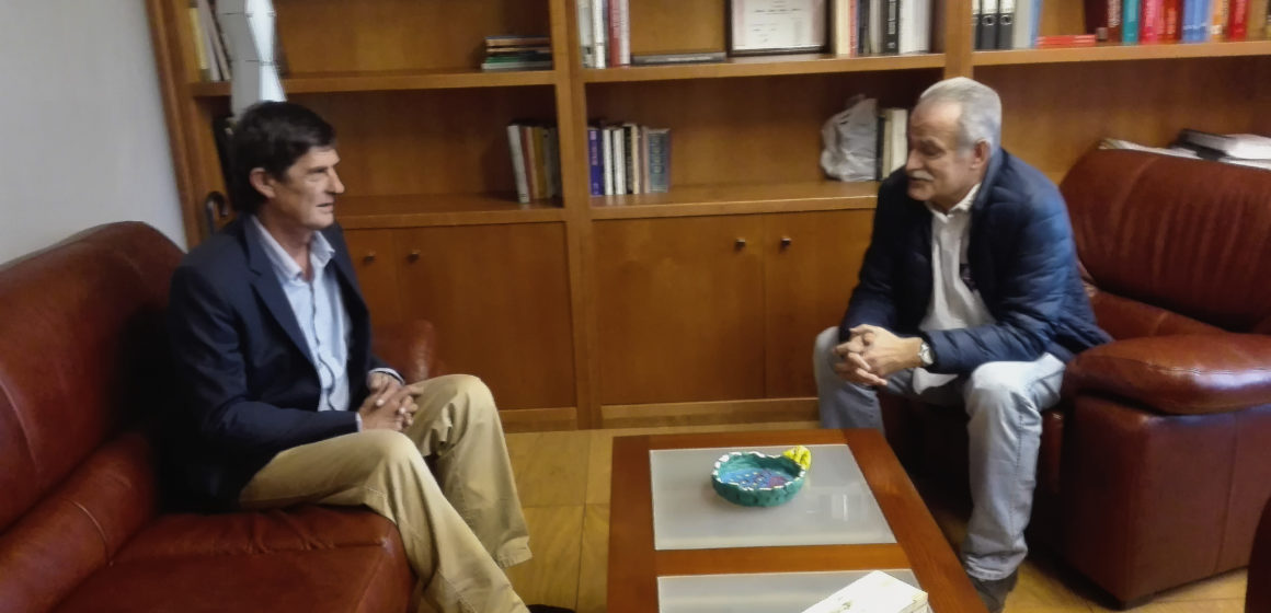 El Consejo General se reúne con el PP en el Senado para transmitirle su posición y enmiendas sobre la IDD