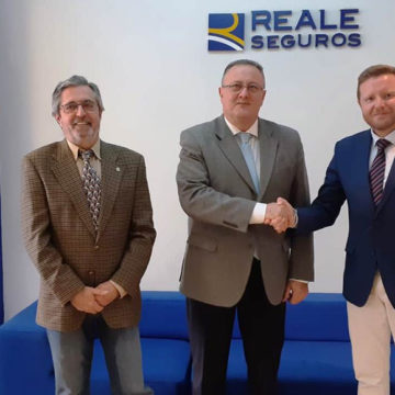 El Colegio de Mediadores de Seguros de Granada y Reale Seguros formalizan la renovación de su acuerdo protocolario
