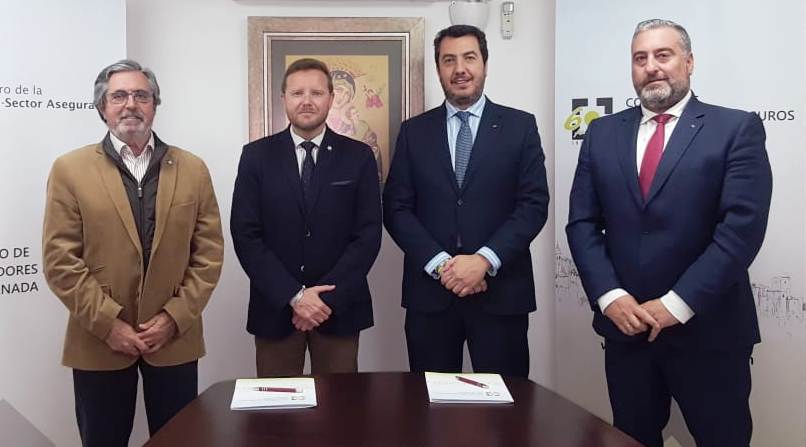 El Colegio de Mediadores de Seguros de Granada y AXA Seguros cierran su convenio de colaboración El Colegio de Mediadores de Seguros de Granada y AXA Seguros cierran su convenio de colaboración