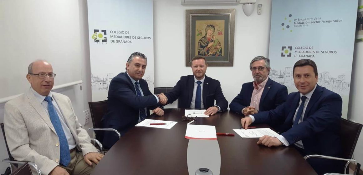 Firma con Plus Ultra Seguros para impulsar la mediación