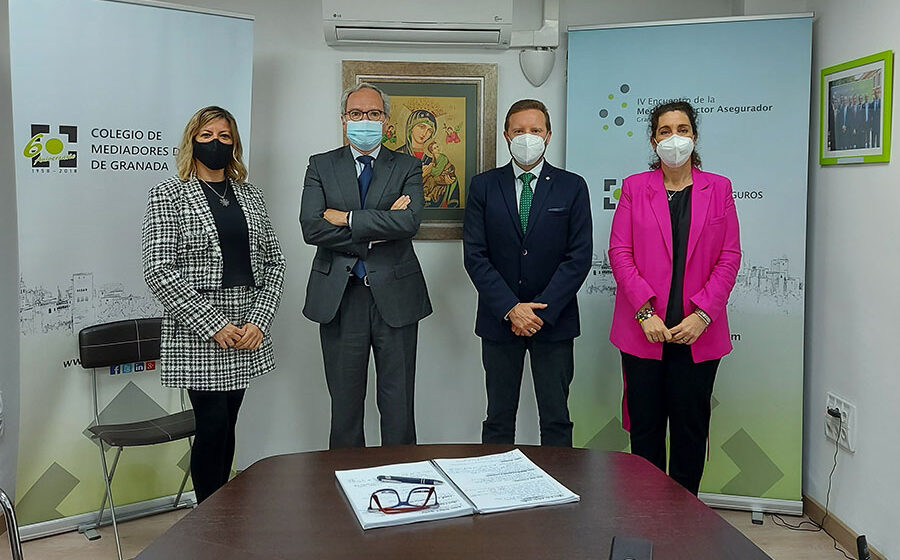 El Colegio de Mediadores de Seguros de Granada informa a AXA de su actualidad y próximos eventos El Colegio de Mediadores de Seguros de Granada informa a AXA de su actualidad y próximos eventos