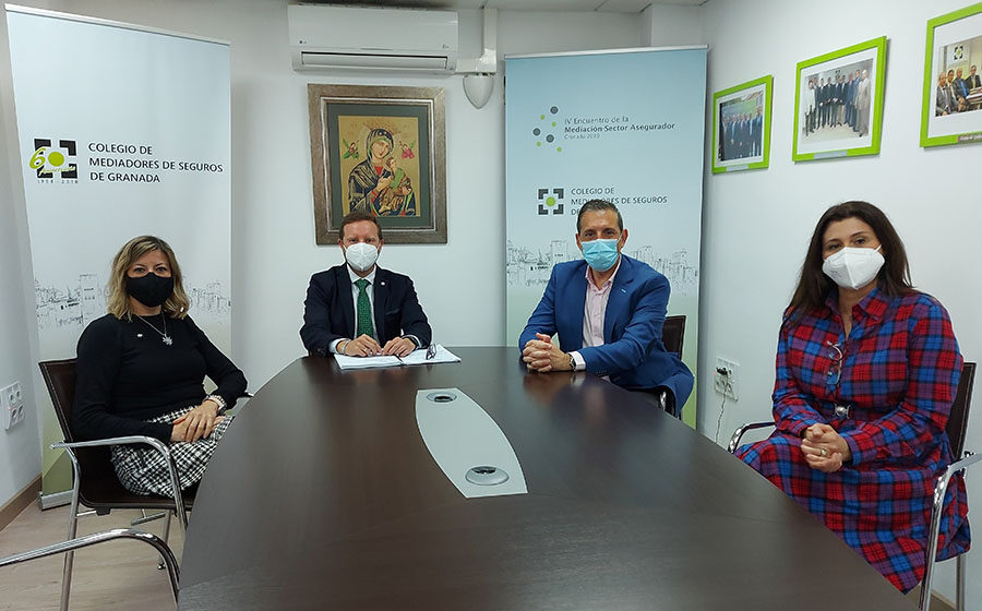 MAPFRE y el Colegio de Mediadores de Seguros de Granada se reúnen en la sede colegial MAPFRE y el Colegio de Mediadores de Seguros de Granada se reúnen en la sede colegial