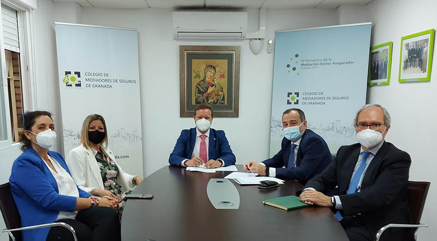 El Colegio de Mediadores de Seguros de Granada y AXA refuerzan su alianza a través de un nuevo convenio El Colegio de Mediadores de Seguros de Granada y AXA refuerzan su alianza a través de un nuevo convenio