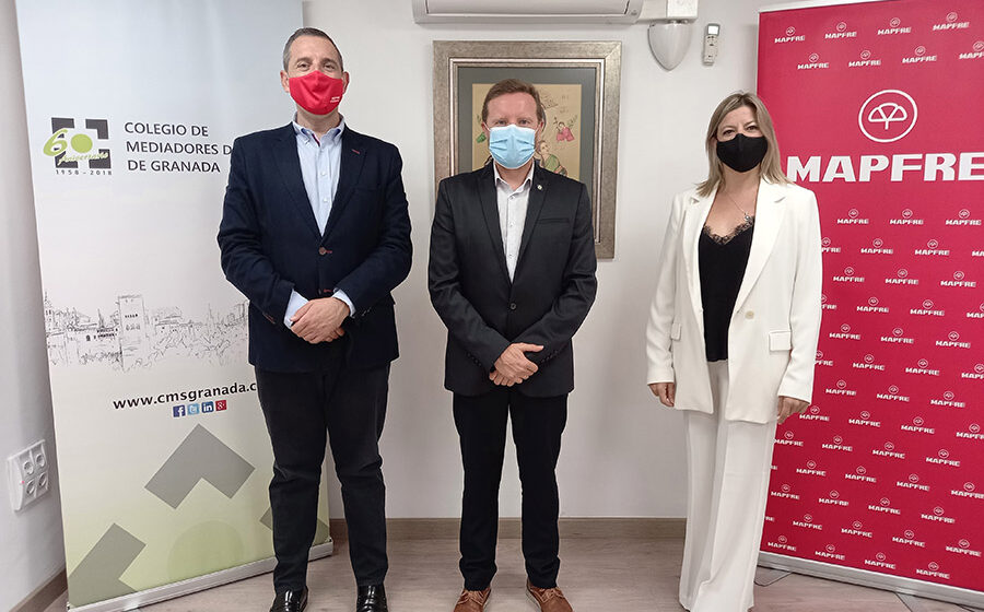 El Colegio y MAPFRE consolidan su compromiso con un nuevo acuerdo El Colegio y MAPFRE consolidan su compromiso con un nuevo acuerdo