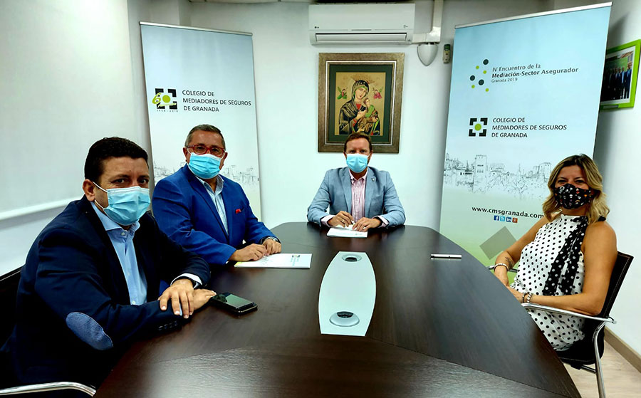 El Colegio de Mediadores de Seguros de Granada y DKV se comprometen a través de un acuerdo de colaboración El Colegio de Mediadores de Seguros de Granada y DKV se comprometen a través de un acuerdo de colaboración