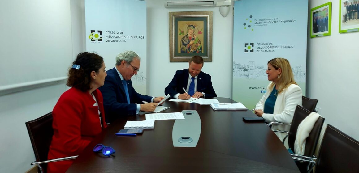 El Colegio de Mediadores de Seguros de Granada y AXA Seguros renuevan su acuerdo institucional El Colegio de Mediadores de Seguros de Granada y AXA Seguros renuevan su acuerdo institucional