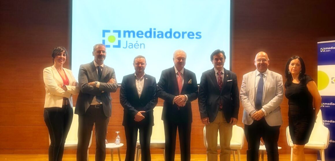 El presidente del Colegio de Mediadores de Granada participa en la Jornada de Mediación organizada por el Colegio de Mediadores de Jaén El presidente del Colegio de Mediadores de Granada participa en la Jornada de Mediación organizada por el Colegio de Mediadores de Jaén
