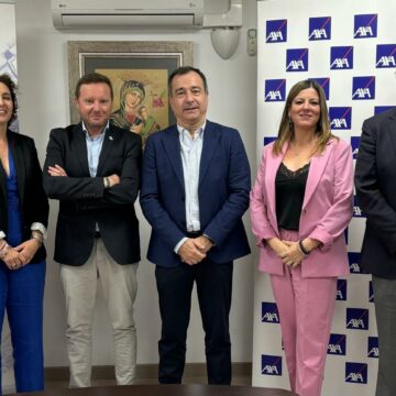 El Colegio de Mediadores de Seguros de Granada y AXA renuevan su acuerdo institucional El Colegio de Mediadores de Seguros de Granada y AXA renuevan su acuerdo institucional