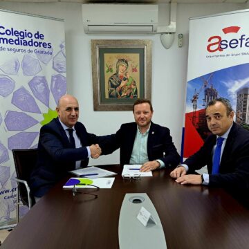 El Colegio de Mediadores de Seguros de Granada y la compañía Asefa, firman la renovación de su colaboración por el que unen esfuerzos un año más El Colegio de Mediadores de Seguros de Granada y la compañía Asefa, firman la renovación de su colaboración por el que unen esfuerzos un año más