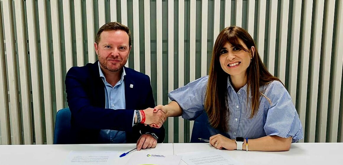 El Colegio de Mediadores de Seguros de Granada y Avanza Previsión intensifican su colaboración en formación y patrocinio de actividades El Colegio de Mediadores de Seguros de Granada y Avanza Previsión intensifican su colaboración en formación y patrocinio de actividades