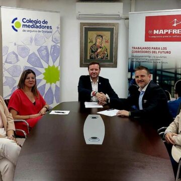 El Colegio de Mediadores de Seguros de Granada y la compañía aseguradora MAPFRE, renuevan el protocolo de colaboración que une a ambas instituciones un año más El Colegio de Mediadores de Seguros de Granada y la compañía aseguradora MAPFRE, renuevan el protocolo de colaboración que une a ambas instituciones un año más