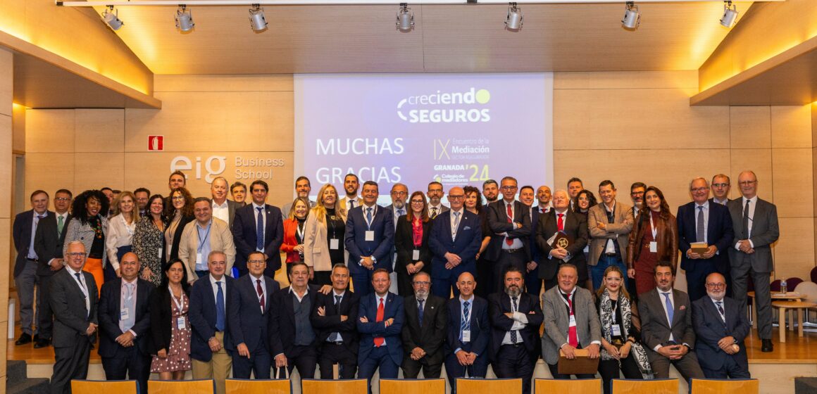 El IX Encuentro de la Mediación del Sector Asegurador, Creciendo Seguros, se cierra con un gran éxito de participación, y con el recuerdo constante de los compañeros de Valencia El IX Encuentro de la Mediación del Sector Asegurador, Creciendo Seguros, se cierra con un gran éxito de participación, y con el recuerdo constante de los compañeros de Valencia