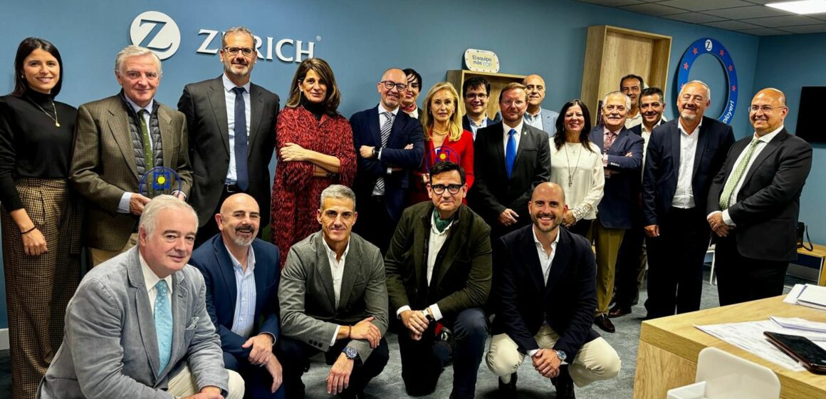El Consejo Andaluz entrega sus reconocimientos anuales a las direcciones territoriales de Zurich Seguros y Agroseguro El Consejo Andaluz entrega sus reconocimientos anuales a las direcciones territoriales de Zurich Seguros y Agroseguro