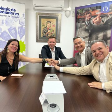 El Colegio de Mediadores de Seguros de Granada y onLygal Seguros, renuevan su compromiso de colaboración un año más El Colegio de Mediadores de Seguros de Granada y onLygal Seguros, renuevan su compromiso de colaboración un año más