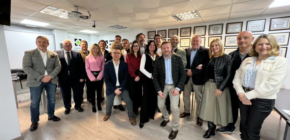 El Colegio de Mediadores de Seguros de Granada celebra su desayuno de trabajo anual con las principales Entidades Aseguradoras El Colegio de Mediadores de Seguros de Granada celebra su desayuno de trabajo anual con las principales Entidades Aseguradoras