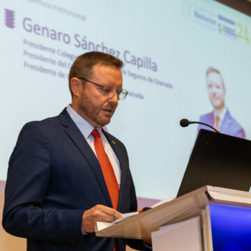 El presidente del Colegio de Mediadores de Seguros de Granada, Genaro Sánchez Capilla deja la presidencia; la vicepresidenta Laura Molero Pérez asume sus funciones El presidente del Colegio de Mediadores de Seguros de Granada, Genaro Sánchez Capilla deja la presidencia; la vicepresidenta Laura Molero Pérez asume sus funciones