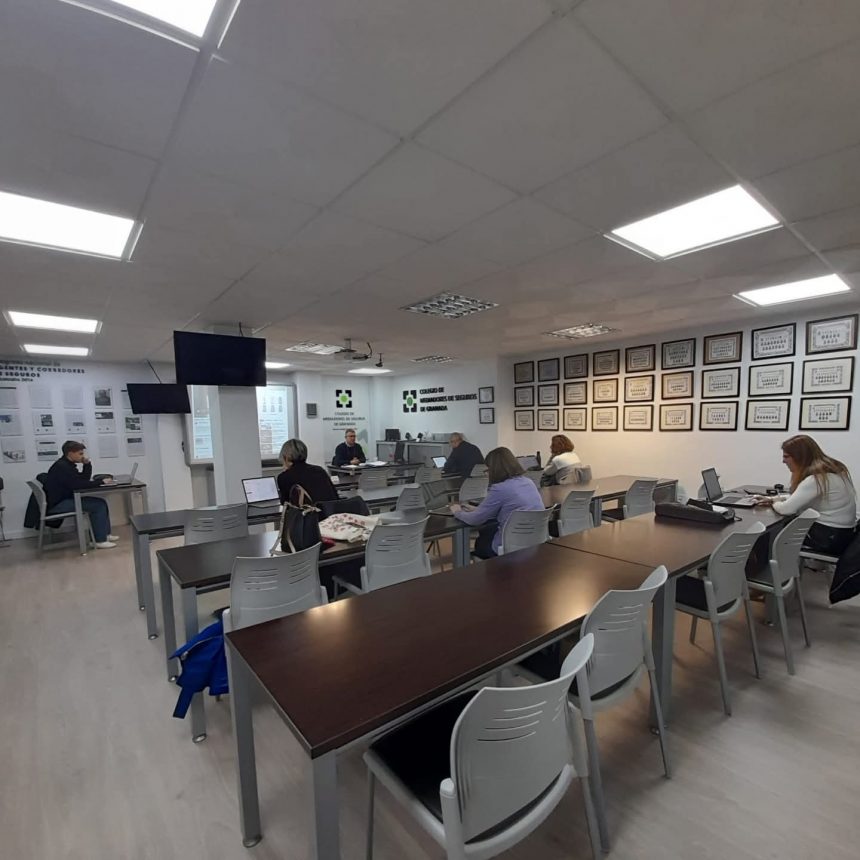 El 100 % del alumnado del Curso Superior de Mediación de Seguros del Colegio de Mediadores de Seguros de Granada supera el primer examen