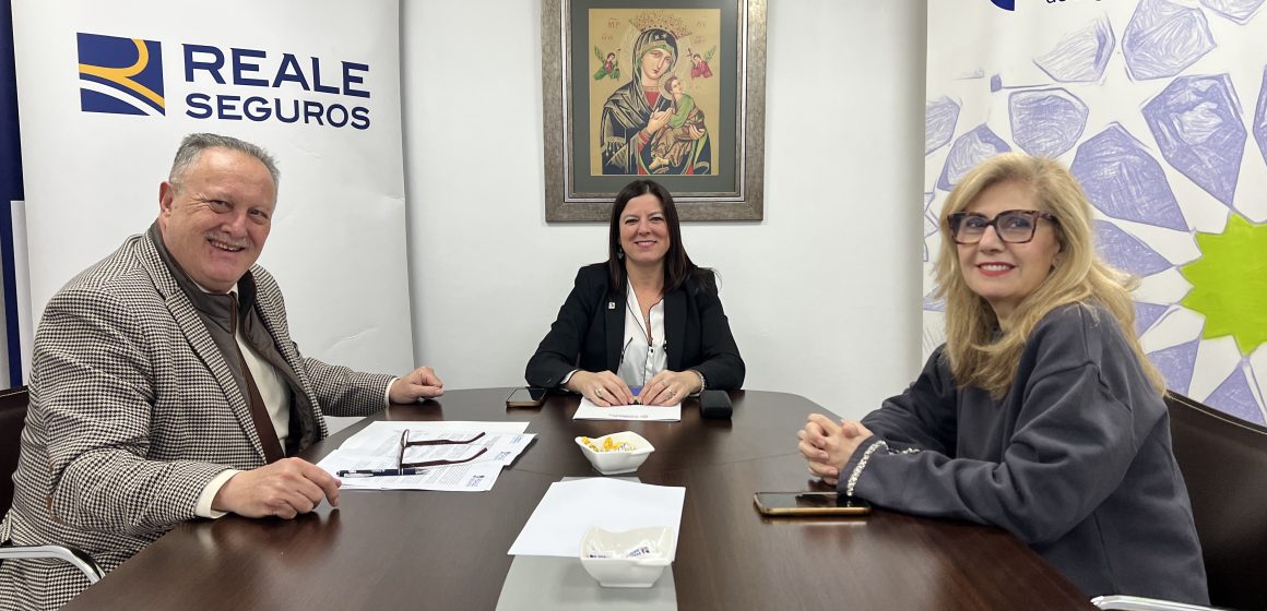 El Colegio de Mediadores de Seguros de Granada y Reale Seguros, siguen de la mano trabajando por el sector El Colegio de Mediadores de Seguros de Granada y Reale Seguros, siguen de la mano trabajando por el sector