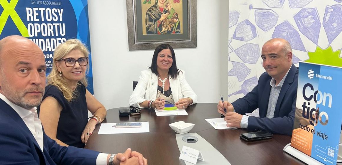 El Colegio de Mediadores de Seguros de Granada e Intermundial renuevan su compromiso de colaboración El Colegio de Mediadores de Seguros de Granada e Intermundial renuevan su compromiso de colaboración